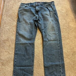 Men’s Tommy Hilfiger relaxed fit jeans size 40x32